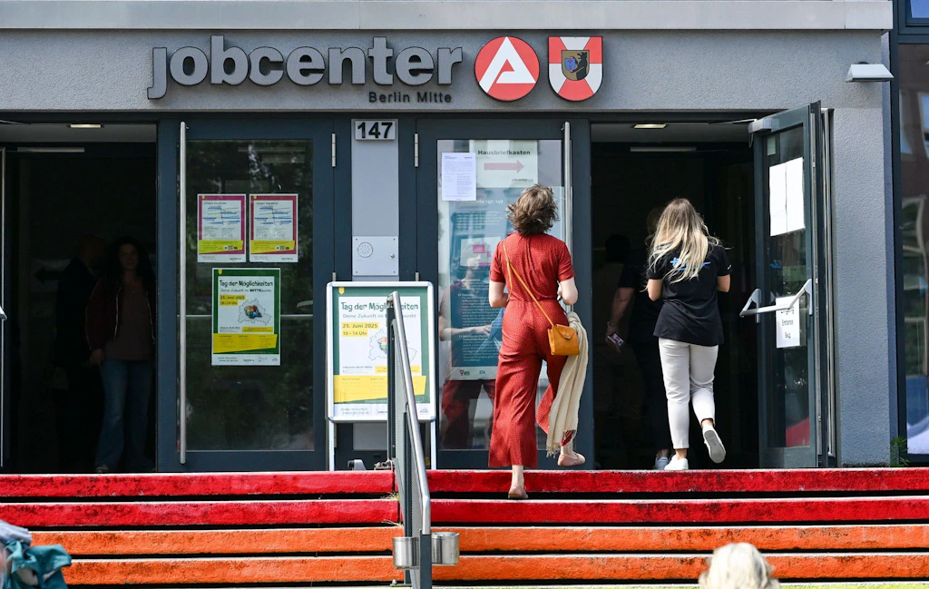 Bundesagentur: Zahl der Arbeitslosen im August leicht angestiegen