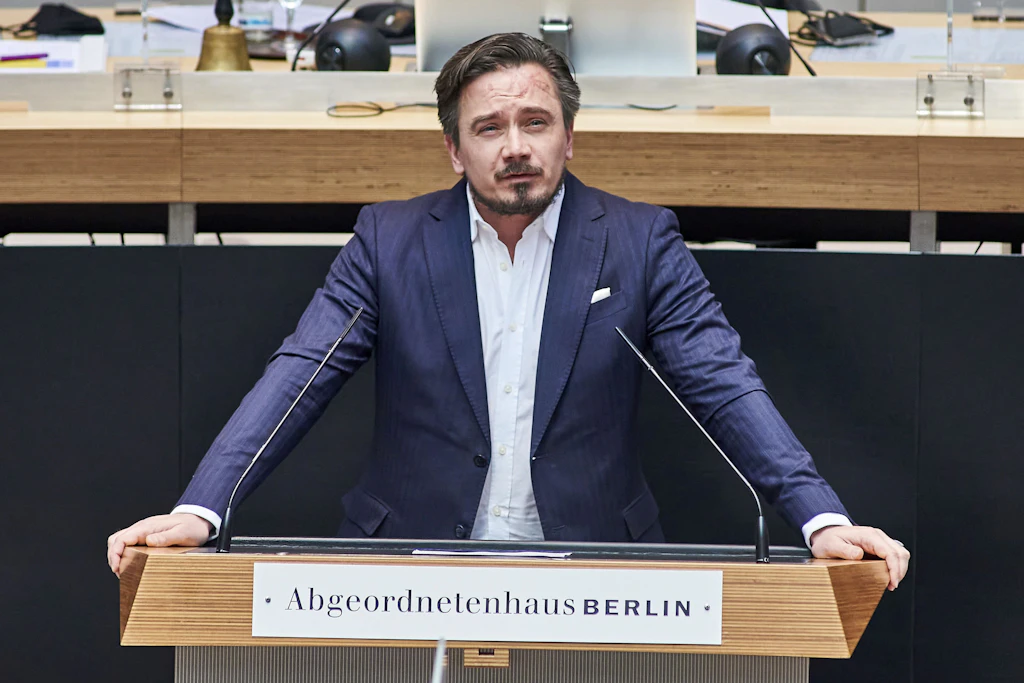Marcel Luthe hat am 28. August zwei Eilanträge eingereicht, gegen das Bezirksamt Charlottenburg-Wilmersdorf und gegen den Landeswahlleiter für Berlin.