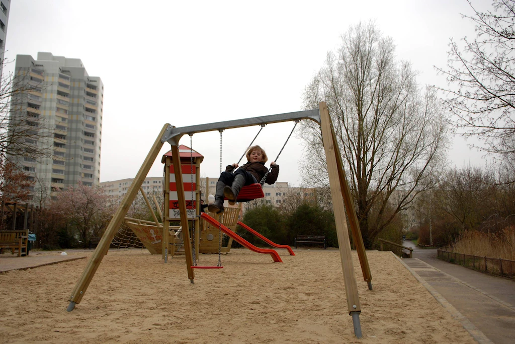 Geschichtsträchtiger Ort in Ost-Berlin: Neue Wohnungen dort, wo Honecker den Grundstein legte