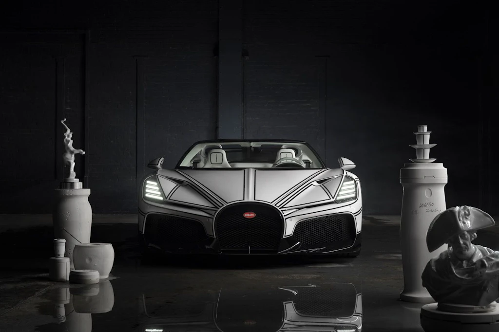 Ein PS-Bolide im Porzellan-Mantel: der Bugatti W16 Mistral „Blanc Éternel“ in Zusammenarbeit mit KPM