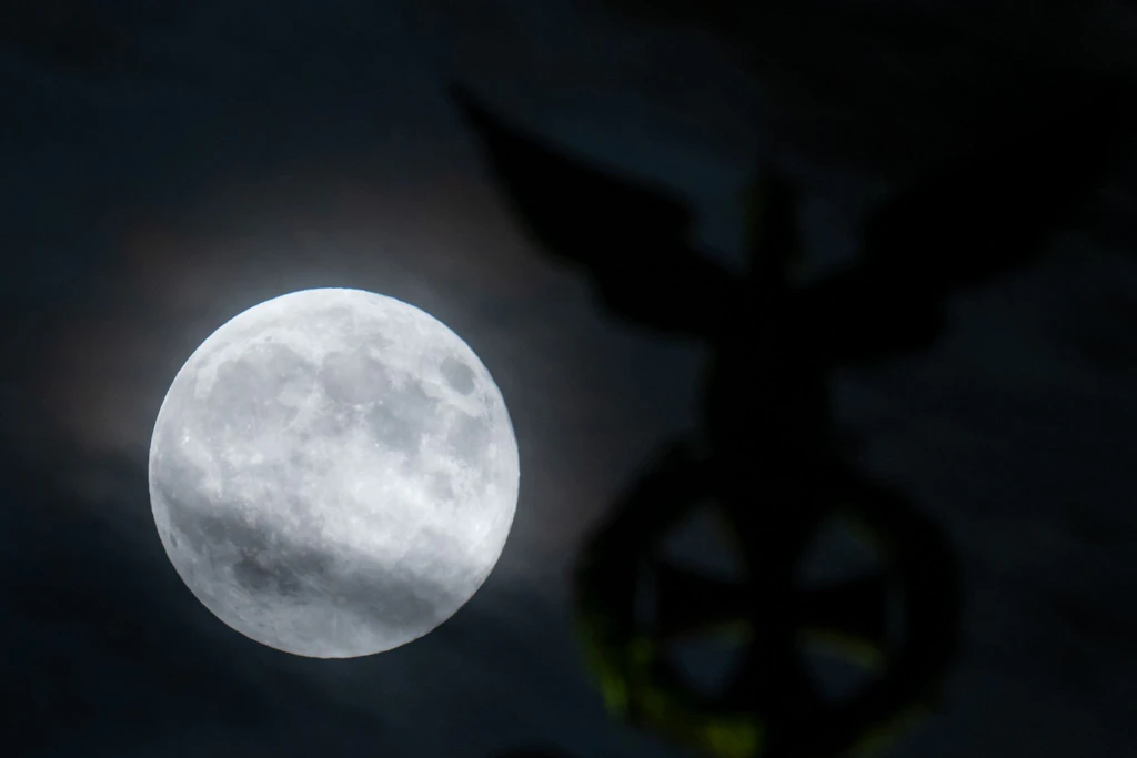Mehr als ein Begleiter am Nachthimmel: Was wäre, wenn der Mond verschwindet?