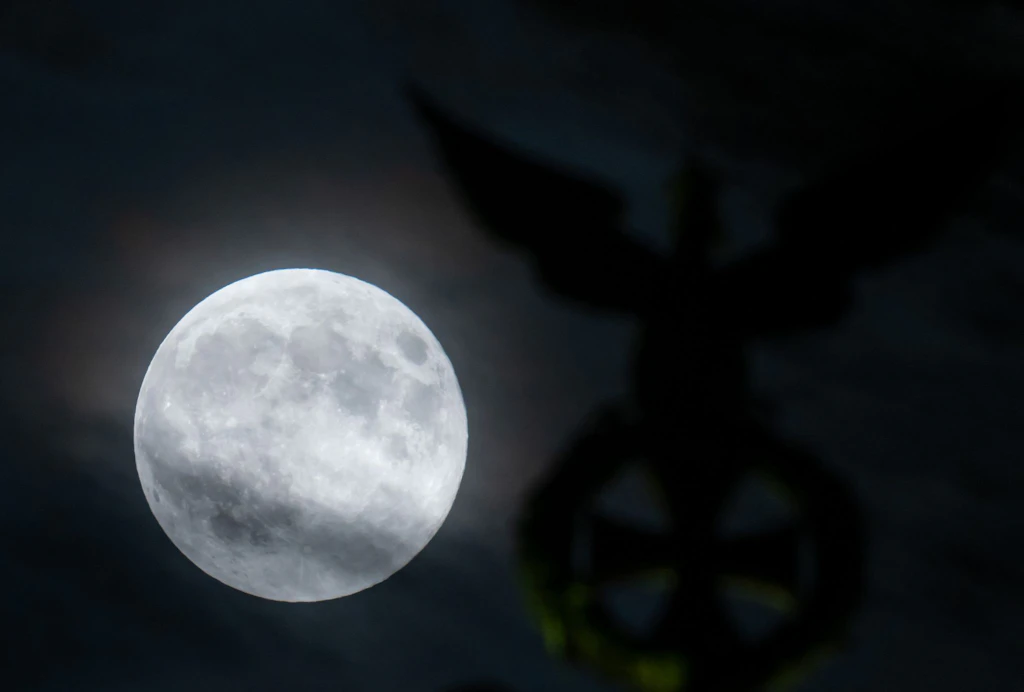 Mehr als ein Begleiter am Nachthimmel: Was wäre, wenn der Mond verschwindet?