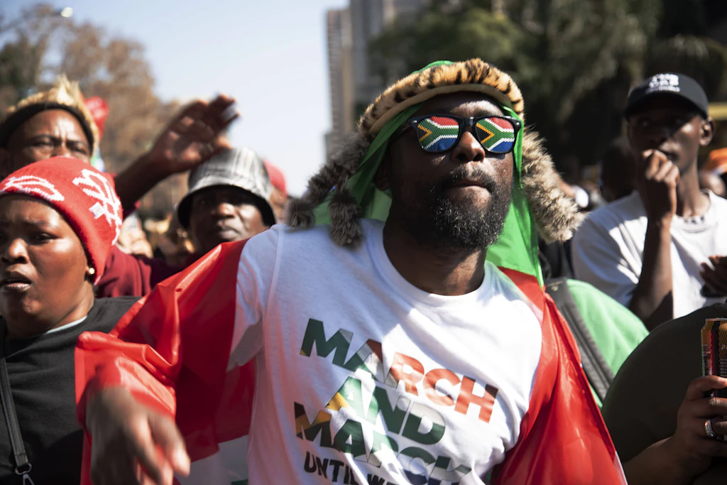 Südafrika: Über 900 Festnahmen bei Anti-Migranten-Protesten – Soldaten in Johannesburg im Einsatz