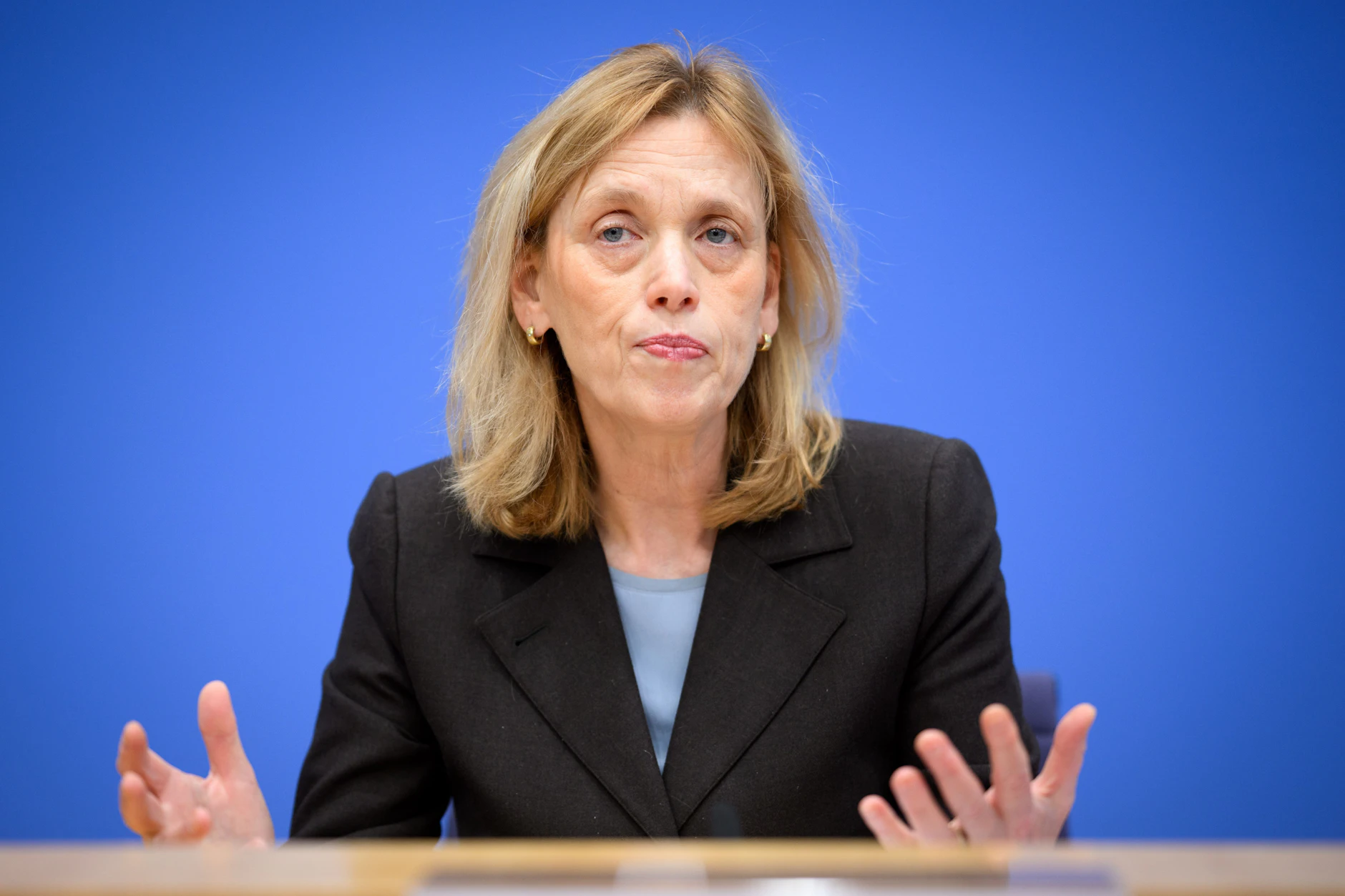 Familienministerin Karin Prien (CDU) plant den Umbau des Elterngelds.