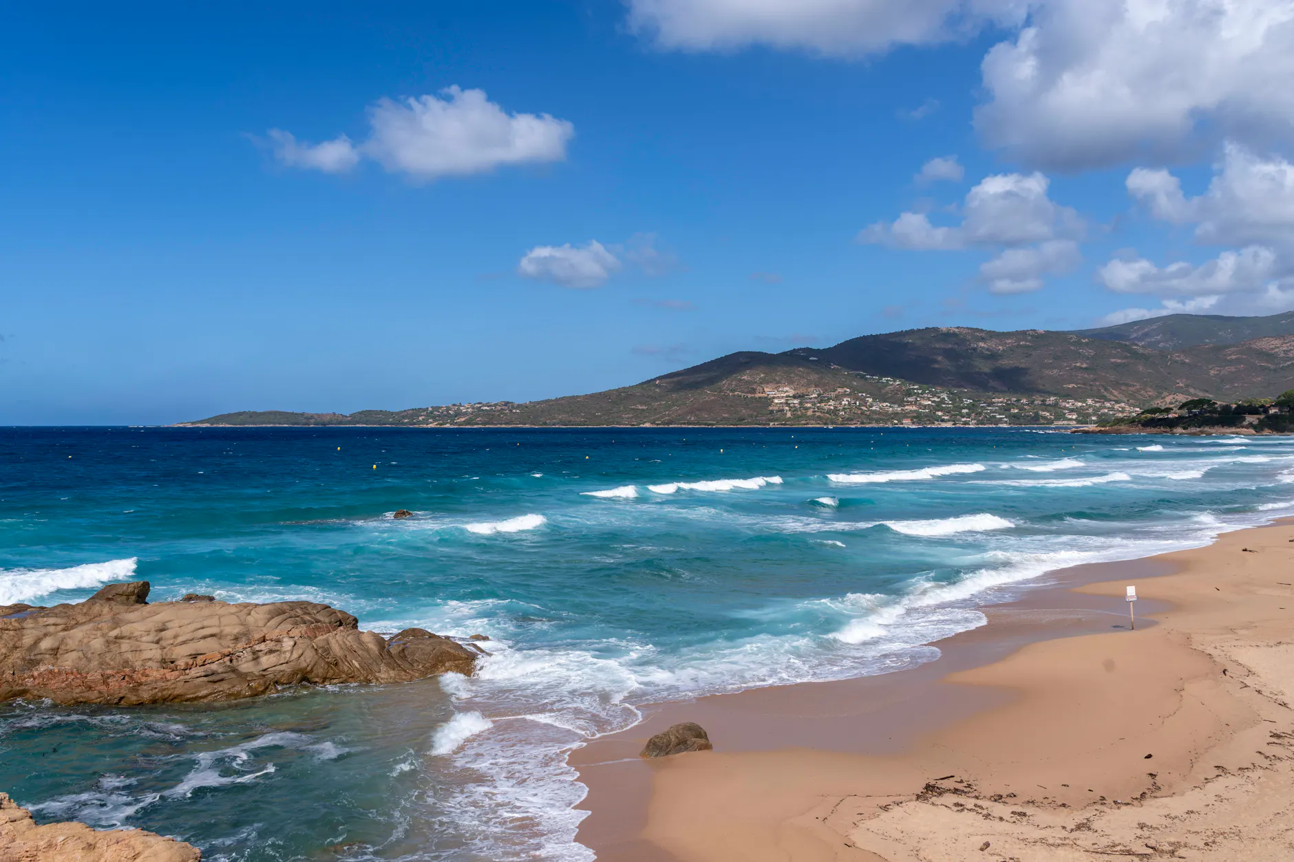 Strand auf Korsika: Die Gewässer rund um die Insel zählen zu den am stärksten überhitzten im Mittelmeer.