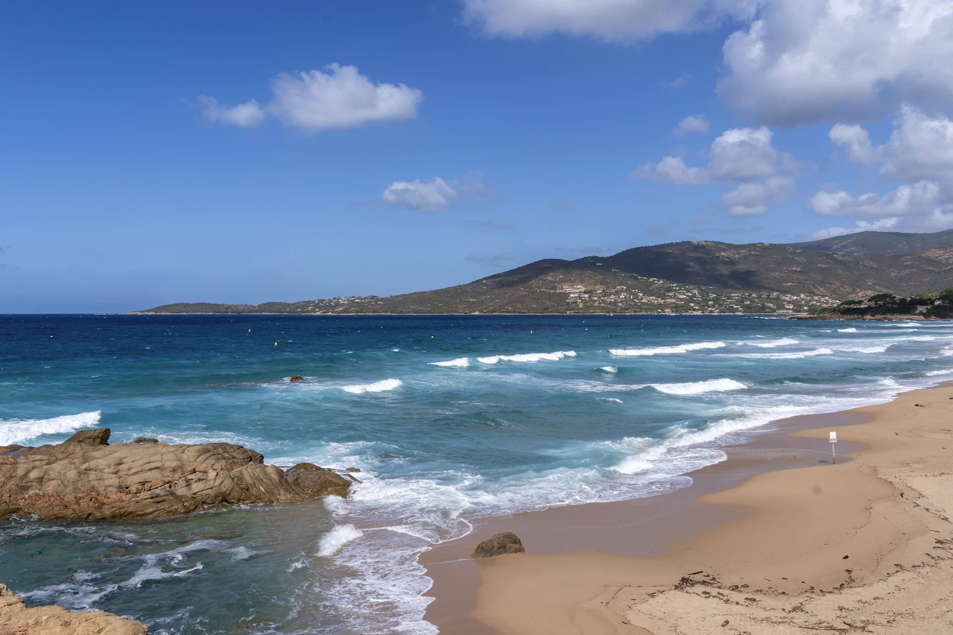 Strand auf Korsika: Die Gewässer rund um die Insel zählen zu den am stärksten überhitzten im Mittelmeer.