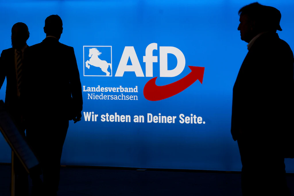 Eine Angestellte eines diakonischen Unternehmens wird wegen einer AfD-Kandidatur gekündigt.