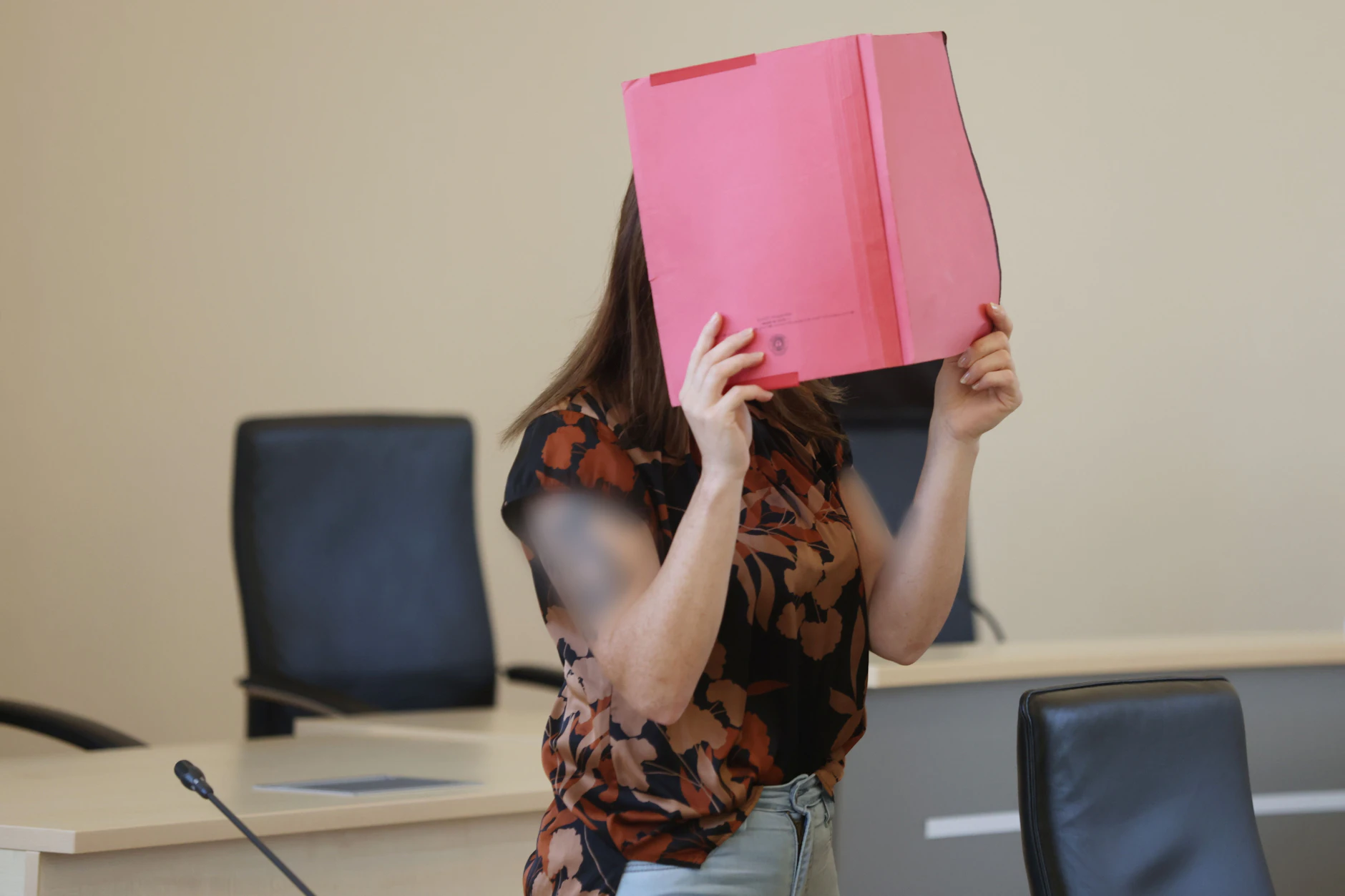 Hat die 30 Jahre alte Gina H. den kleinen Fabian aus Güstrow wirklich getötet? Sie muss sich vor Gericht wegen Mordes verantworten.