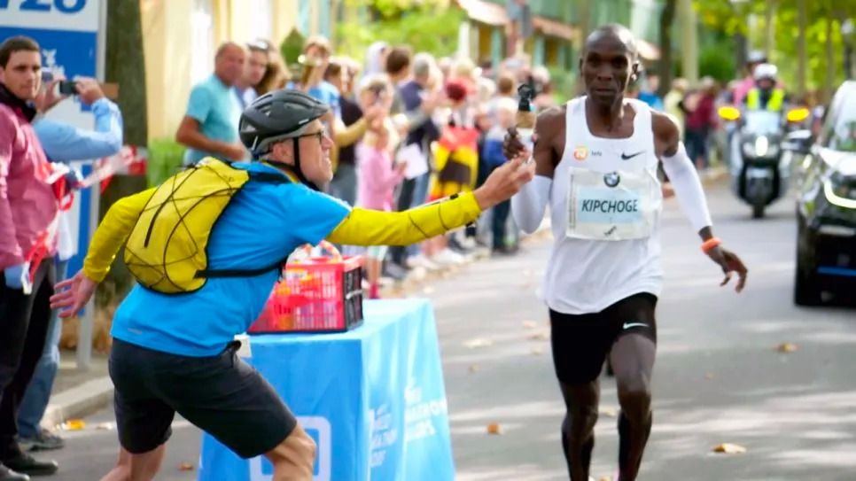 Berlin-Marathon 2026: Dieser Berliner gab Kipchoge den letzten Schub