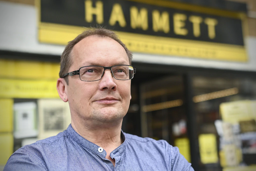 Herr Koch, welche drei Krimis gehören ins Urlaubsgepäck?