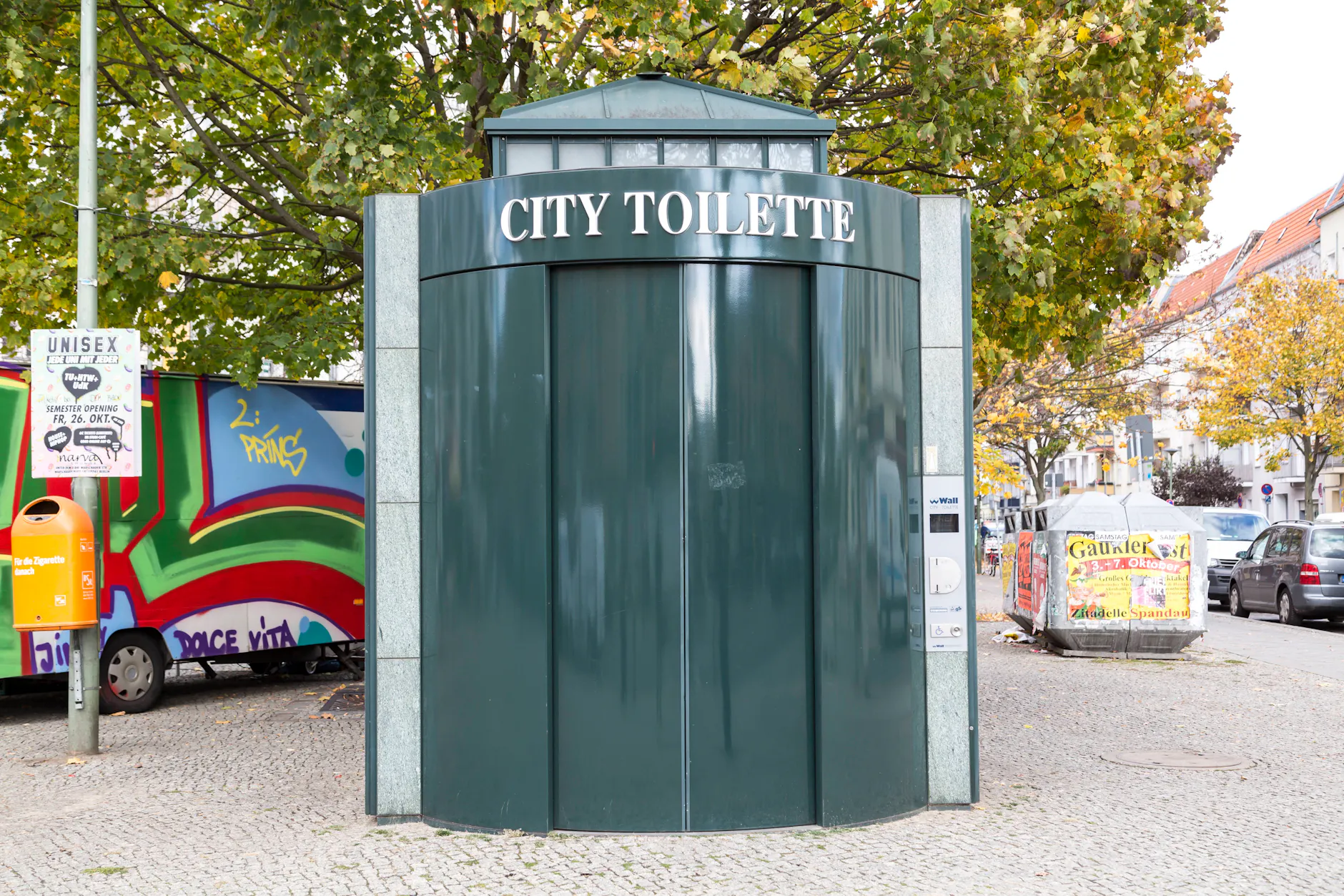 Eine öffentliche Toilette in Oberschöneweide. Insgesamt gibt es 472 öffentliche Bedürfnisanstalten in Berlin.