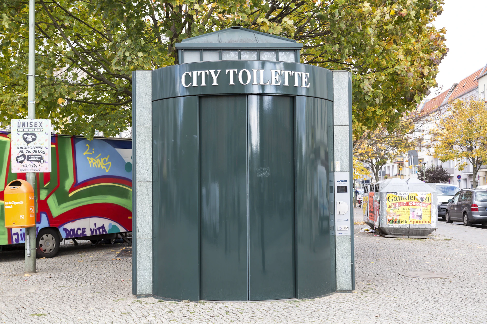 Eine öffentliche Toilette in Oberschöneweide. Insgesamt gibt es 472 öffentliche Bedürfnisanstalten in Berlin.