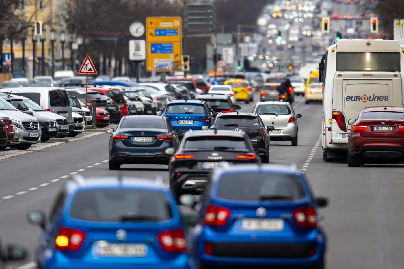 Staus, Baustellen und Co.: Jeden Tag gibt es für Autofahrer in Berlin neue Überraschungen. Doch der Freitag wird friedlich.