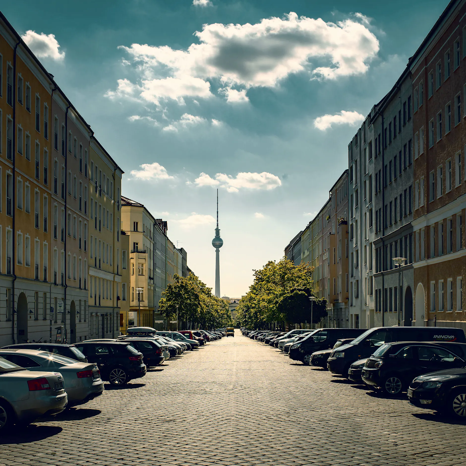 Wohnungsnot in Berlin-Mitte: 1800 Wohnungen könnten auf Berlins Dächern entstehen