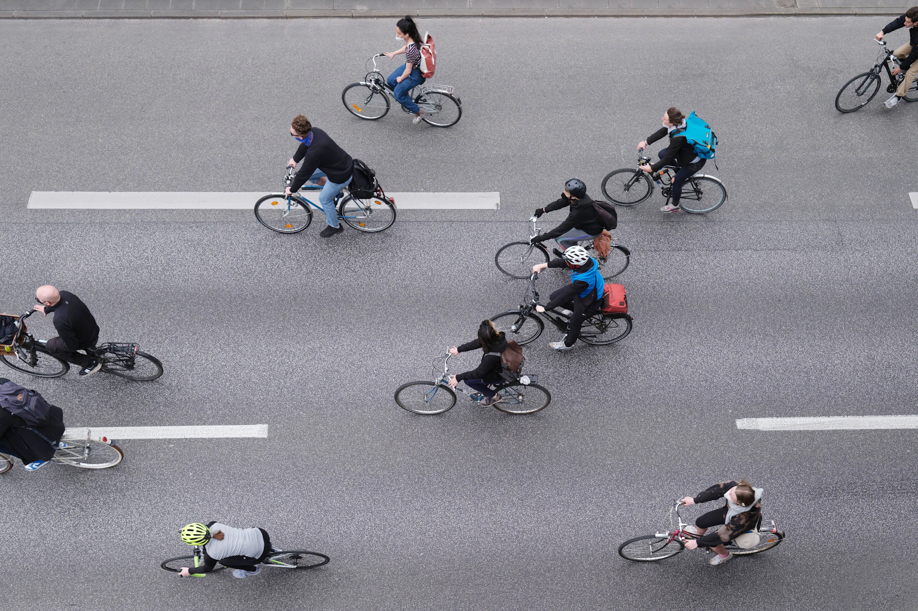 In Berlin gibt es immer wieder Fahrraddemos. Autofahrer brauchen dann besonders viel Geduld.
