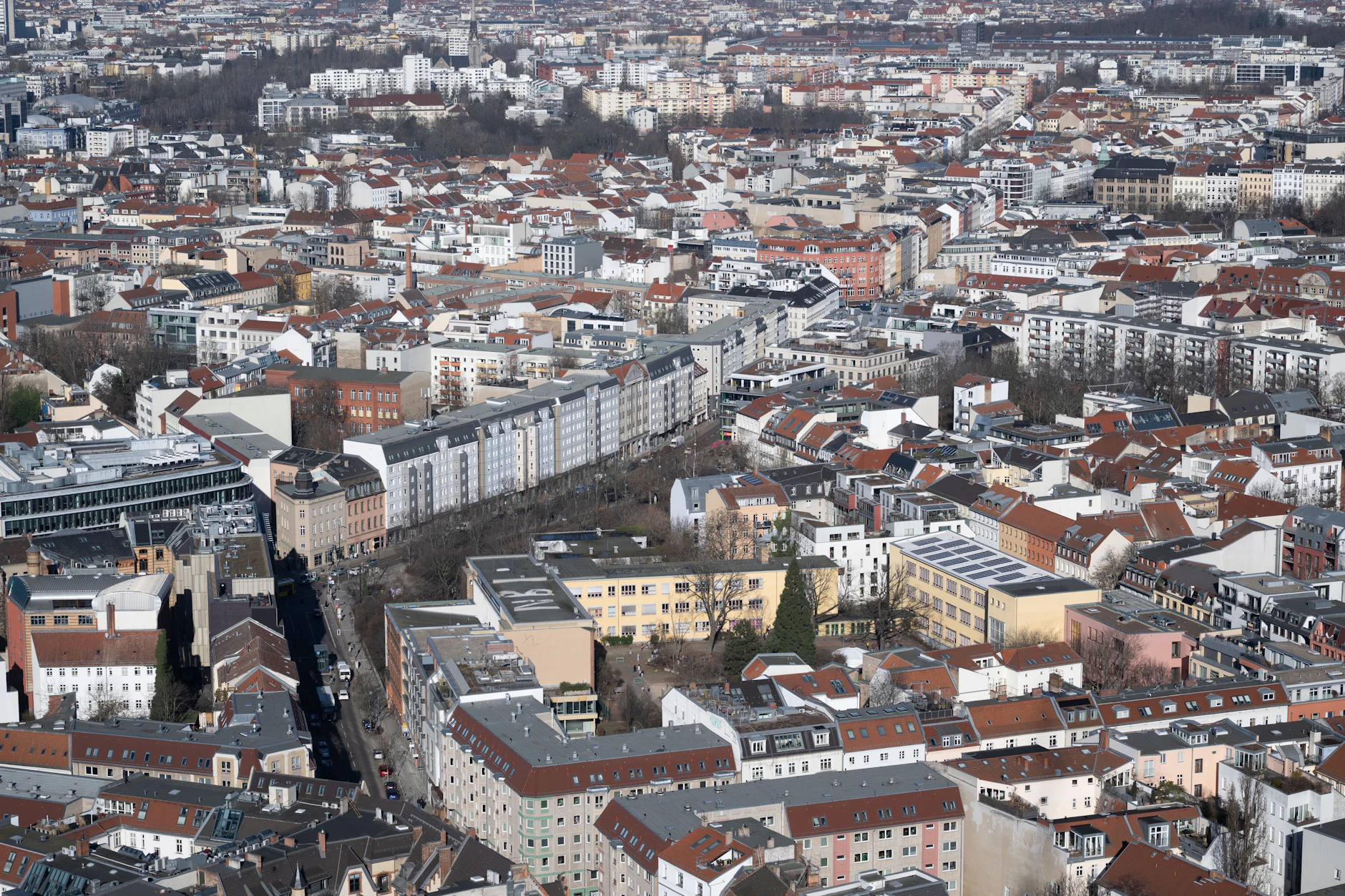 Wohn- und Geschäftshäuser in Berlin-Mitte. Hier schlummert erhebliches Potenzial für neue Wohneinheiten.