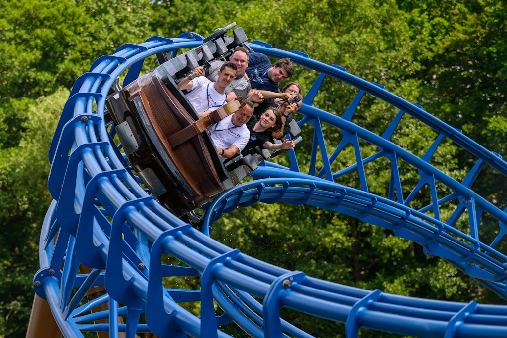 Rund 11,5 Millionen Euro hat der familiengeführte Freizeitpark Plohn in die Wasserachterbahn „Donnervind“ im Wikinger-Stil investiert. 