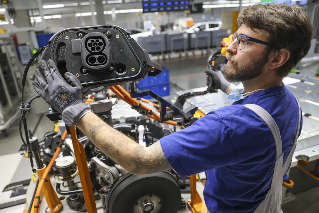 Über 8000 Mitarbeiter bangen um ihre Jobs in Zwickau. Aber auch die Zulieferindustrie wäre von einer Schließung schwer betroffen.