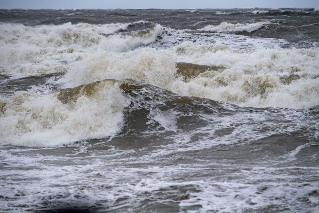 Auch in Mecklenburg-Vorpommern kann es neue Gewitter mit teils heftigen Sturmböen geben.