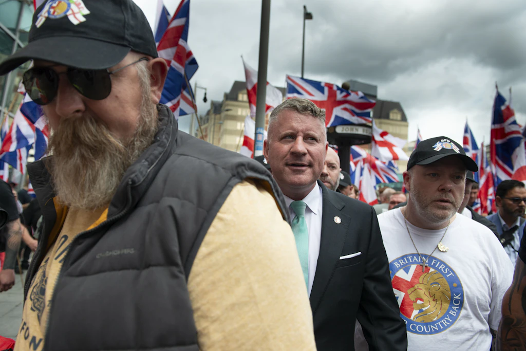 „Großbritannien ist keine Demokratie mehr“: Britain-First-Chef Paul Golding im Interview