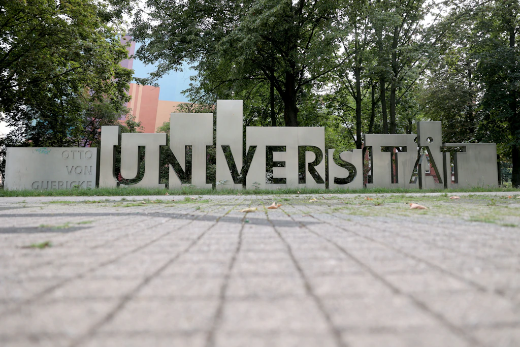 Die Hochschule Anhalt hat rund 20 Prozent mehr Studienanfänger, die Otto-von-Guericke-Universität Magdeburg mehr Bewerbungen. Die Hochschule Magdeburg-Stendal vermeldet einen leichten Rückgang der Bewerbungen.