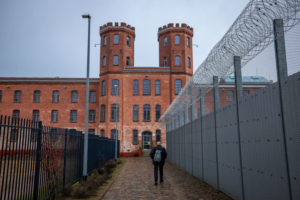 Eines der historischen Haftgebäude auf dem Gelände der Justizvollzugsanstalt Bützow.