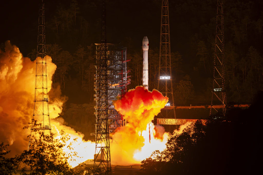 Ende Mai 2025 hob die Sonde Tianwen-2 an Bord einer Rakete vom Typ Langer Marsch 3B vom Weltraumbahnhof Xichang ab.