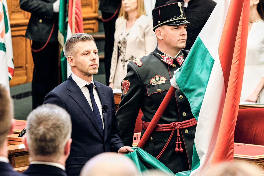 Ungarn: Péter Magyar löst Viktor Orbán nach 16 Jahren als Ministerpräsident ab.