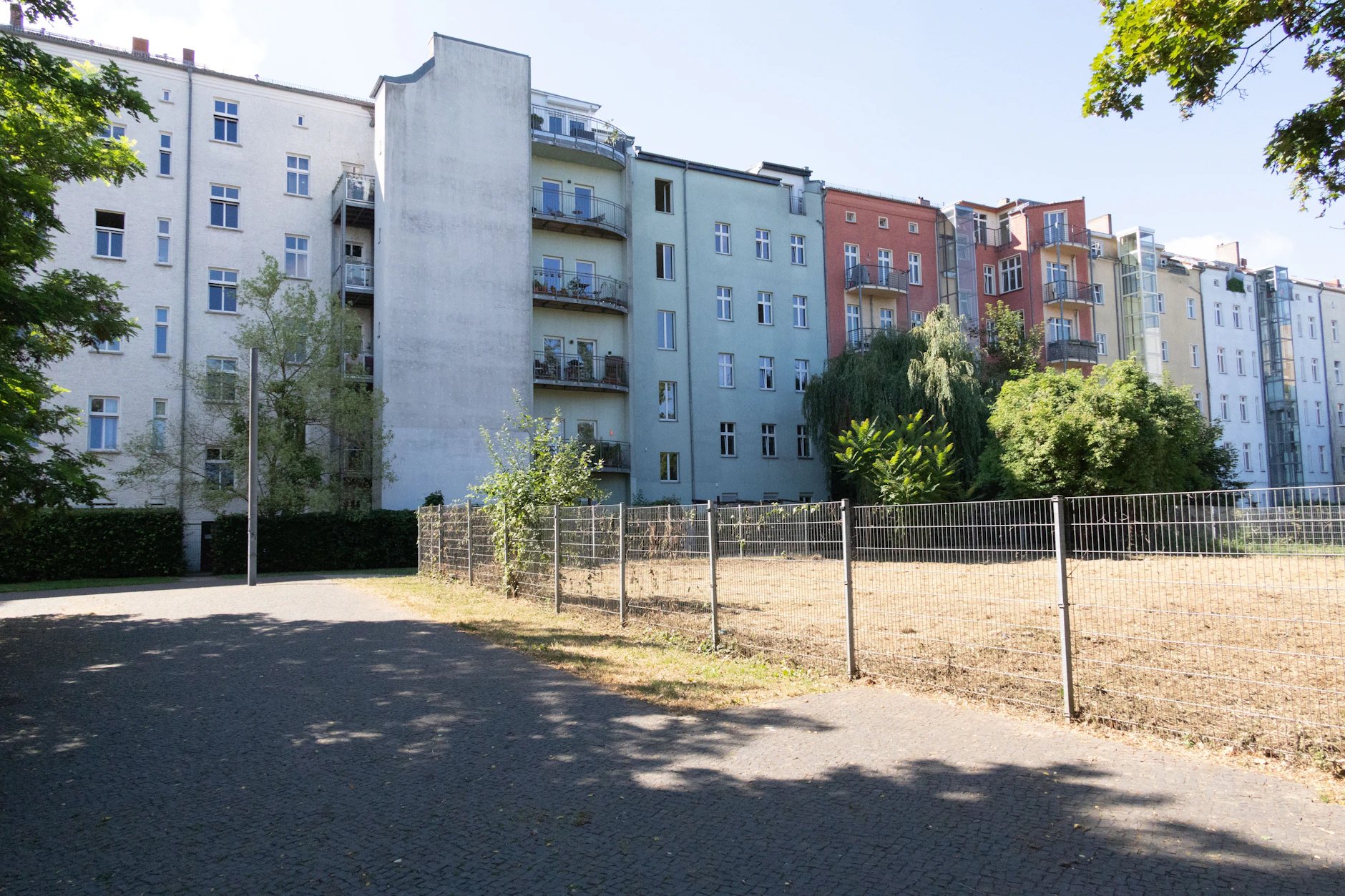 Hier erlag Ida Siekmann ihren Verletzungen, als sie aus dem Fenster ihres Hauses in den Westen sprang.