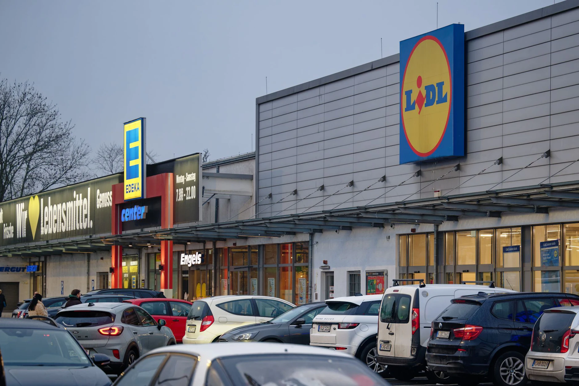 Ob Lidl, Rewe, Aldi und Co.: Überall gibt es Rempler.