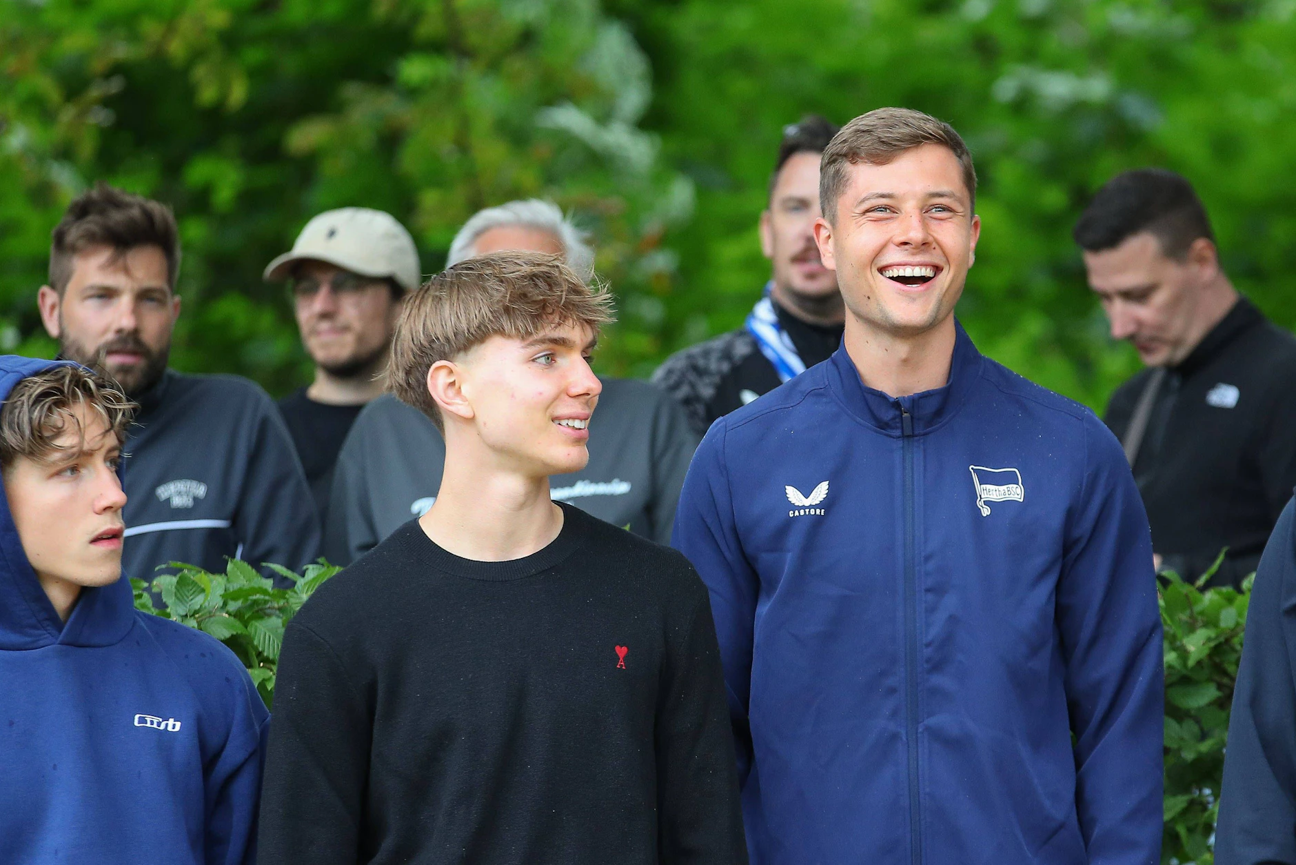 Kennet Eichhorn und Tjark Ernst schauten beim Testspiel von Hertha BSC beim Frohnauer SC als Besucher zu.