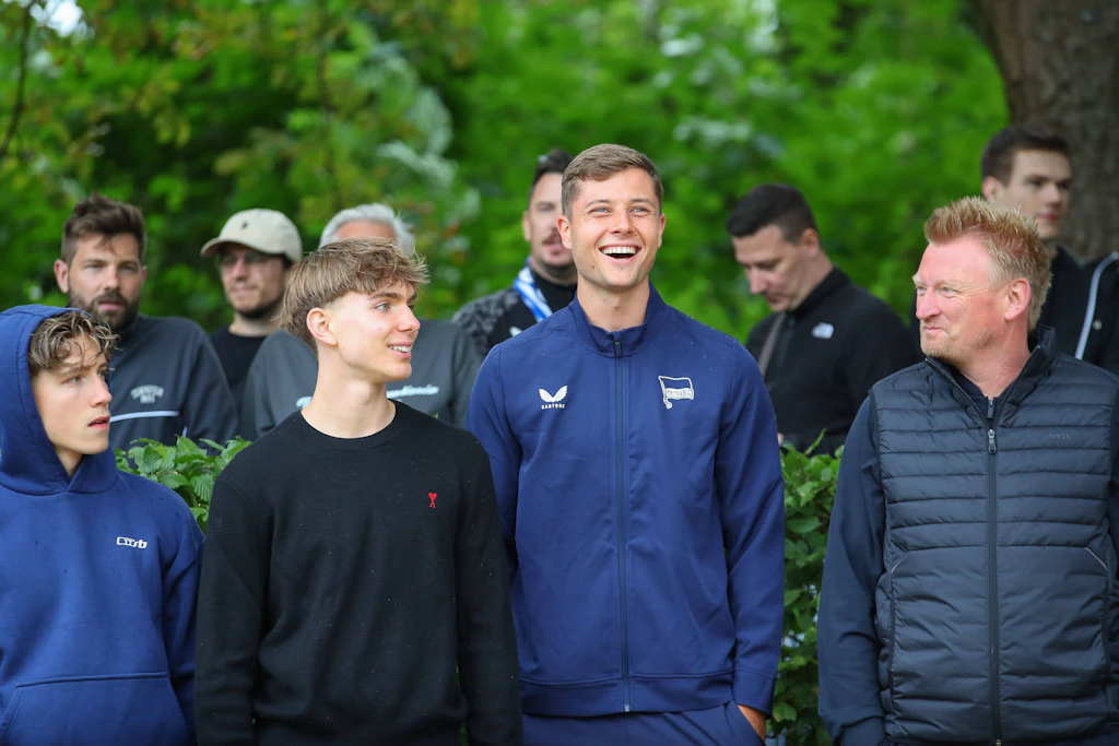 Hertha-siegt-15-0-aber-Torwart-Ernst-schaut-nur-noch-zu