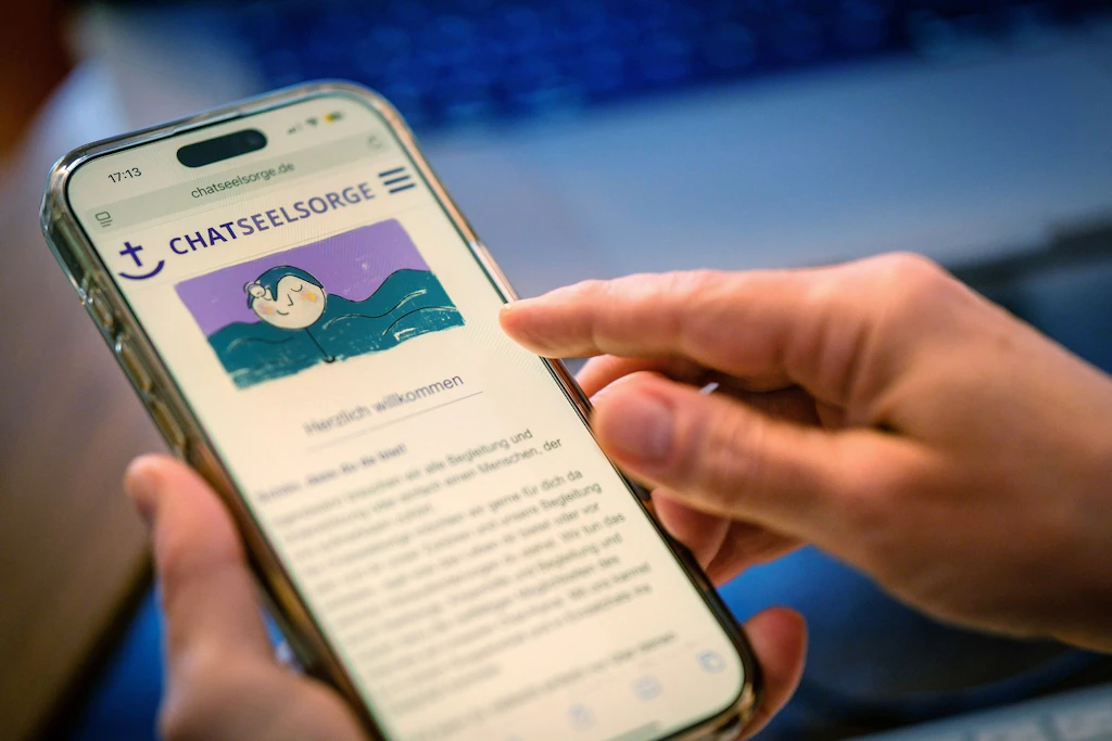 Berlin hält an Förderung für muslimisches Seelsorgetelefon fest – aber streicht Kindertelefon