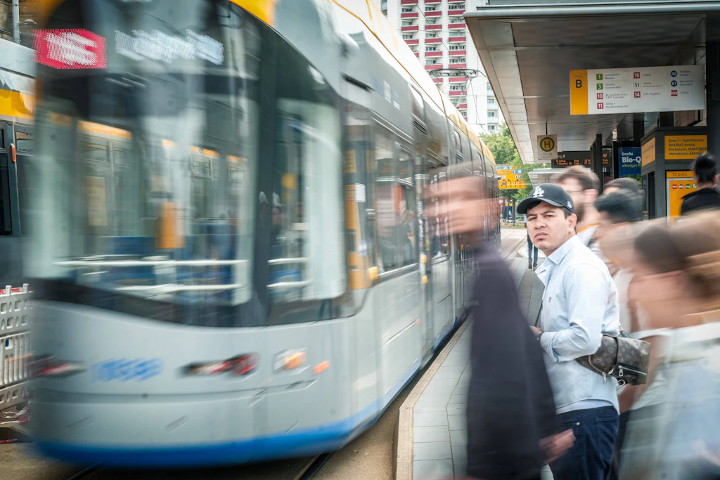 Straßenbahn der LVB in Leipzig: Wagen nur für Frauen hält man hier für nicht umsetzbar.