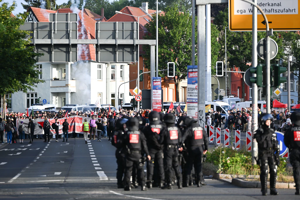 Polizei rechnet mit bis zu 50.000 Gegendemonstranten in Erfurt