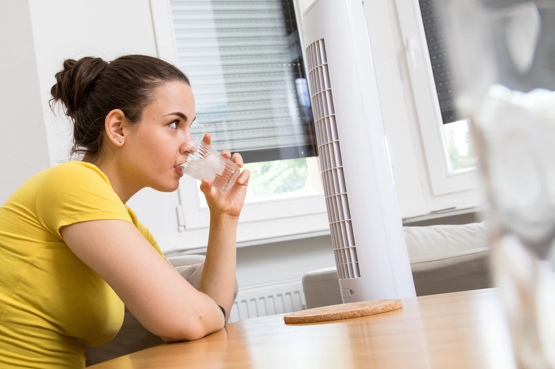 Ein Ventilator wie hier hilft nur wenig bei Hitze, doch bei Klimaanlagen ist Vorsicht geboten.