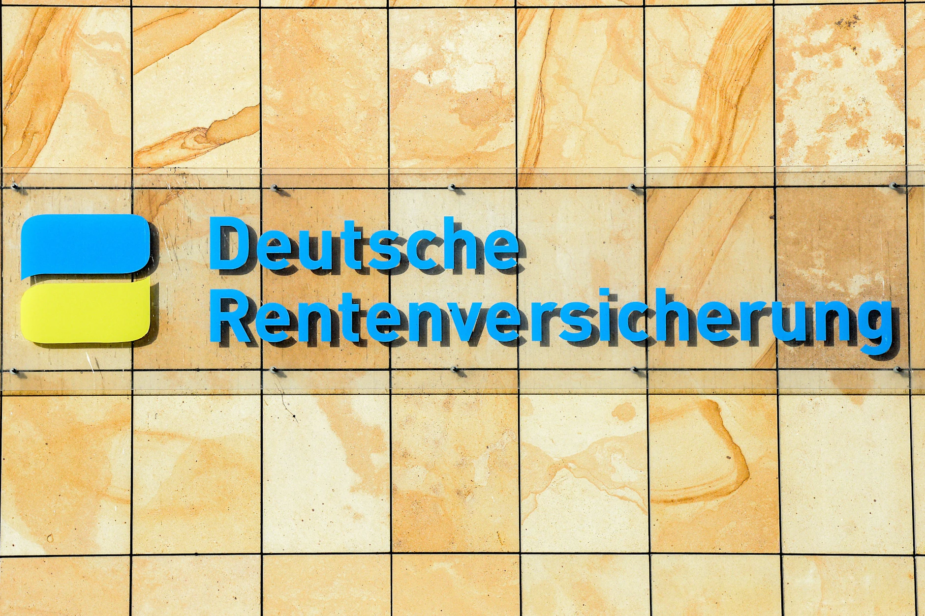 Die Deutsche Rentenversicherung in der Halleschen Straße in Berlin.