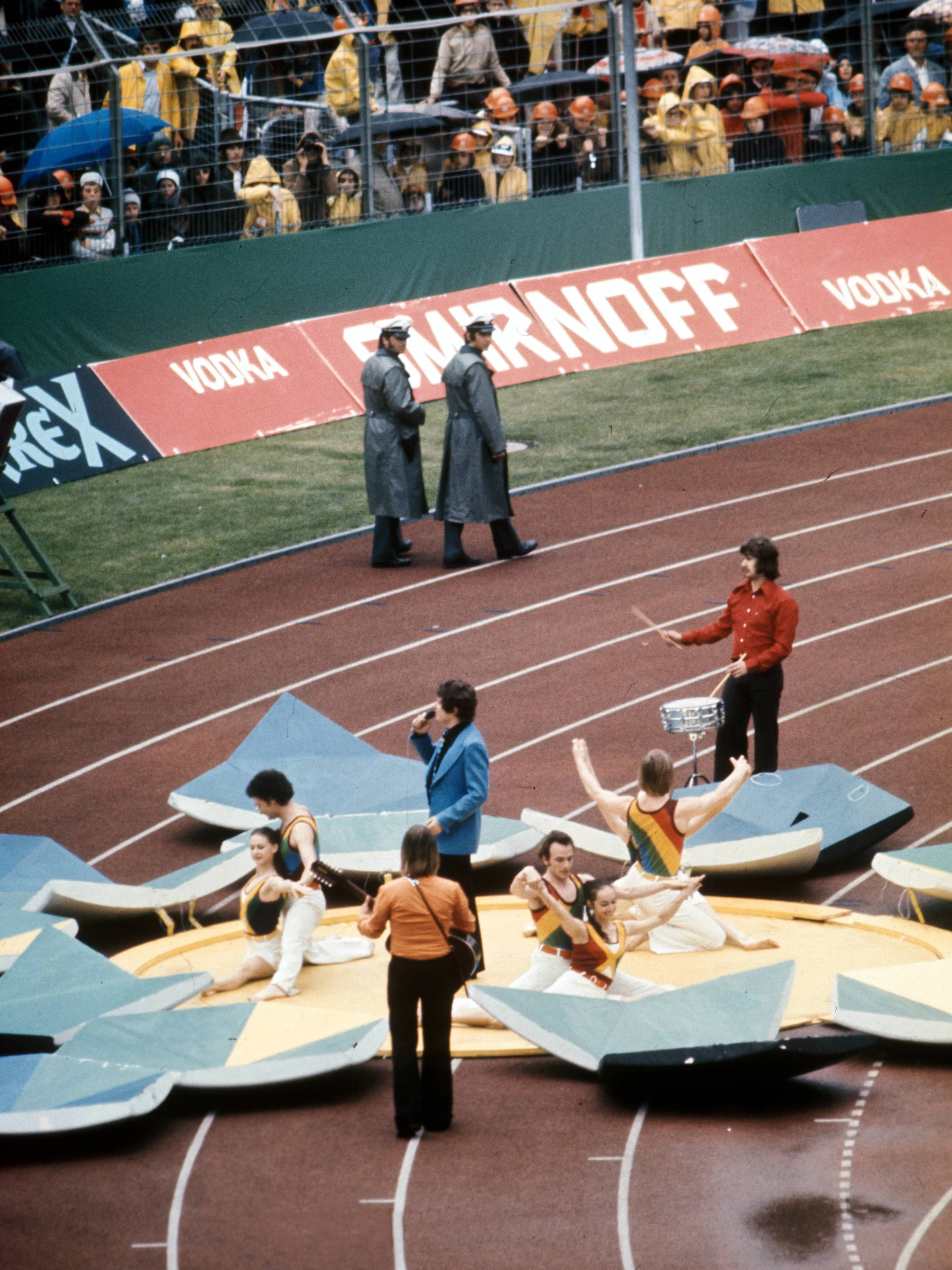 Frank Schöbel sang bei der Eröffnungsfeier der WM 1974 im Frankfurter Waldstadion.