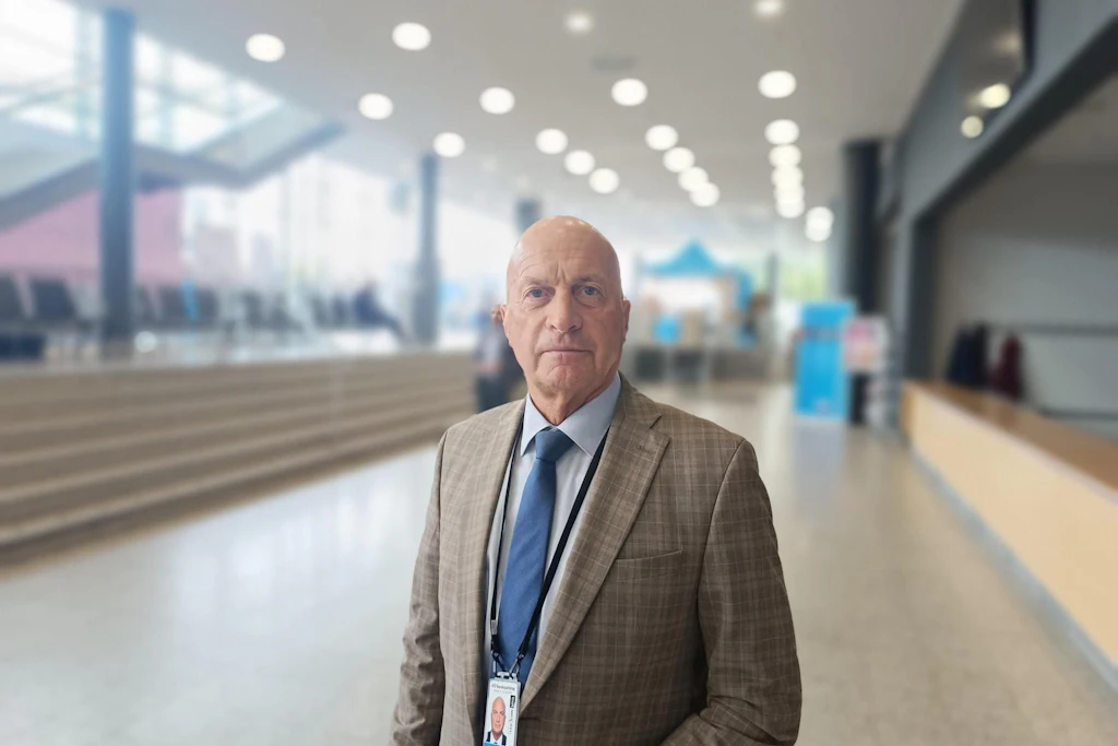 AfD-Verteidigungspolitiker und Bundestagsabgeordneter Rüdiger Lucassen auf dem Parteitag in Erfurt.