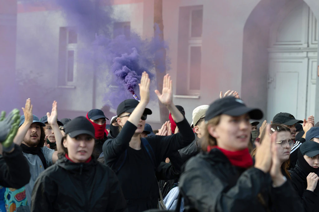 Antifa-Aktivisten beim AfD-Parteitag in Erfurt. Nun denkt das Bündnis Widersetzen über eine Verschärfung der Proteste nach.