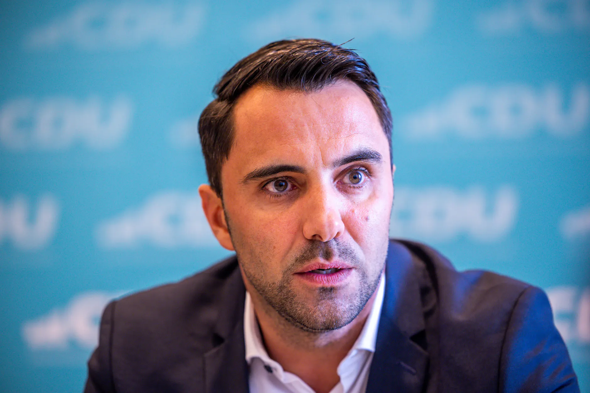 CDU-Landeschef von <a href="https://www.bild.de/regional/mecklenburg-vorpommern/mecklenburg-vorpommern/home-62716054.bild.html">Mecklenburg-Vorpommern</a>, Daniel Peters, fordert Spahns Rücktritt.