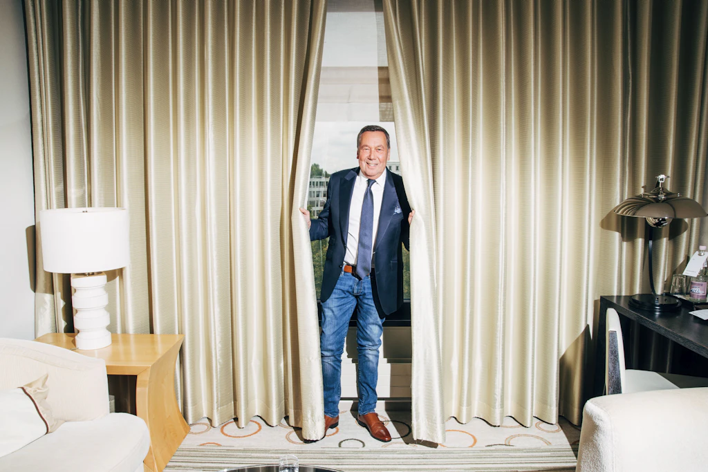 Erkennt Qualitäten von Ballermann-Schlagern: Roland Kaiser, hier im Archivbild in einer Hotelsuite.