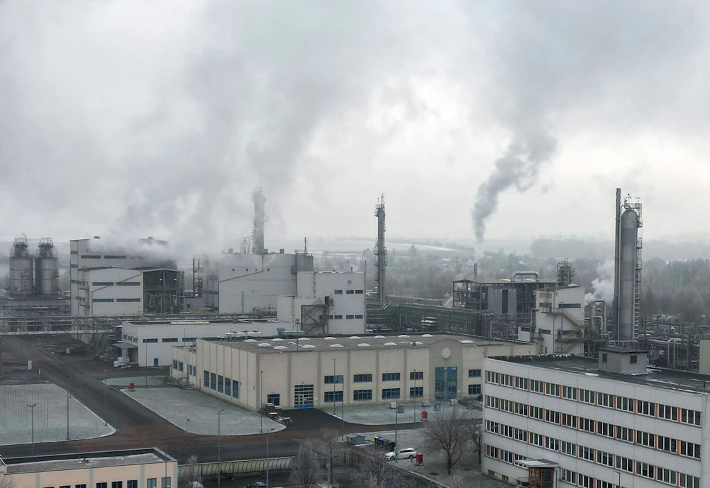 Noten 5 und 6 für die Merz-Regierung: Ost-Chemie zieht Investitionen aus Deutschland ab
