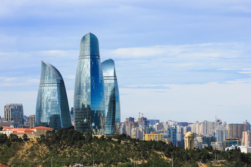 Die aserbaidschanische Hauptstadt Baku: Schauplatz umstrittener deutsch-russischer Gespräche