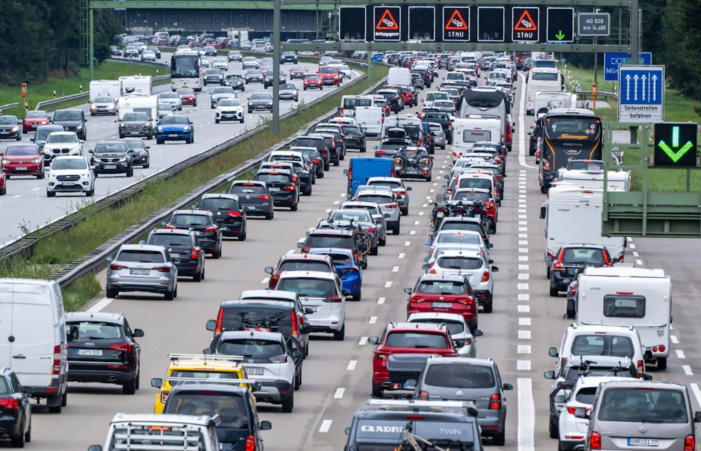 Abkehr vom Verbrenner-Aus: Berlin und Paris einigen sich auf Kurswechsel