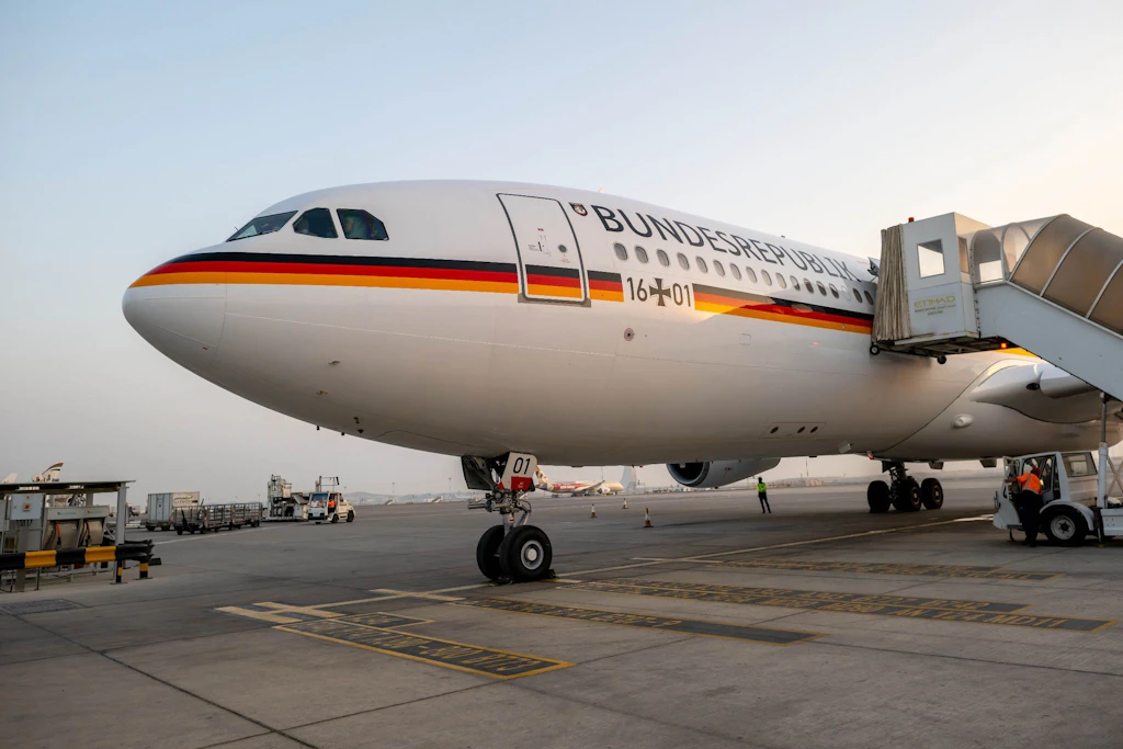 Obwohl die Regierung in Berlin sitzt, stehen die Regierungsflieger in Köln.