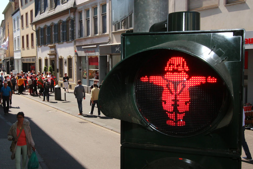 Fußgänger aller Länder vereinigt Euch - könnte es in der Geburtsstadt von Karl Marx in Trier heißen.