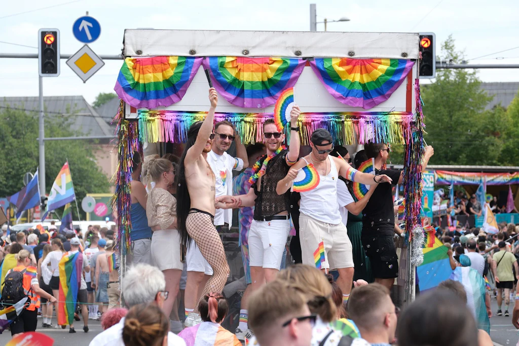 Teilnehmer beim Christopher-Street-Day (CSD)