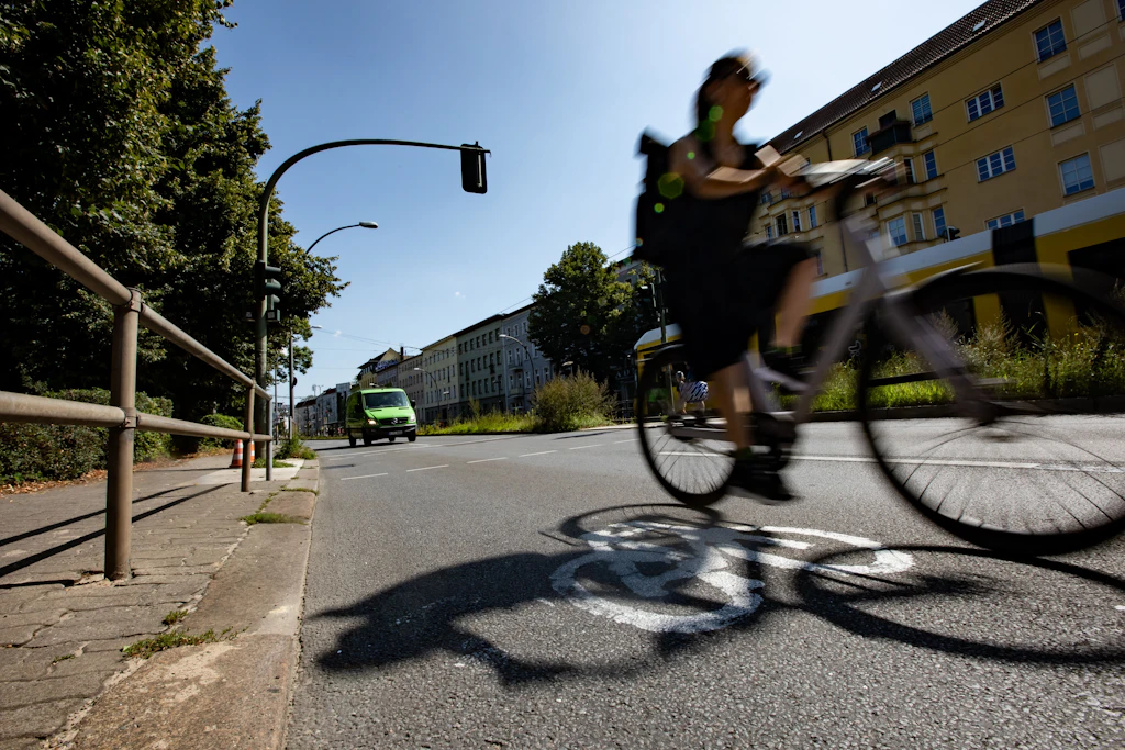 Fahrrad-Korso in Weißensee: Warum Pendler jeden Mittwoch gemeinsam über die Berliner Allee radeln