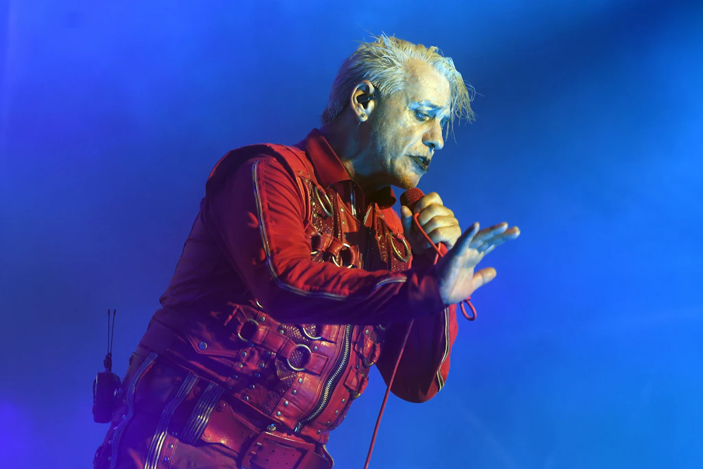 Radio Eins spielt „Zeit“ mit Till Lindemann: Bricht der Sender jetzt seinen Rammstein-Bann?
